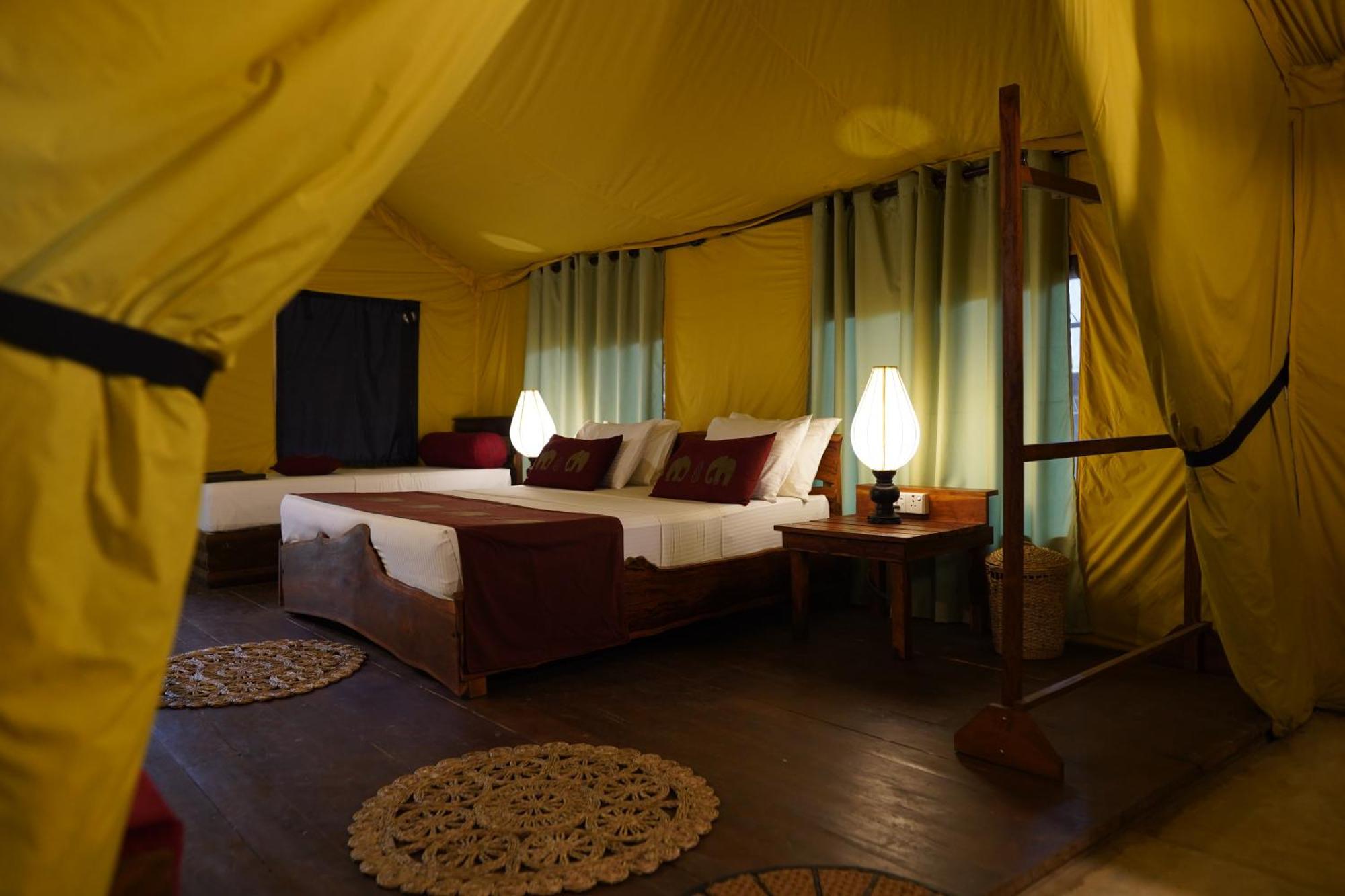 River Glamping By Gaga Bees Udawalawe Exterior photo