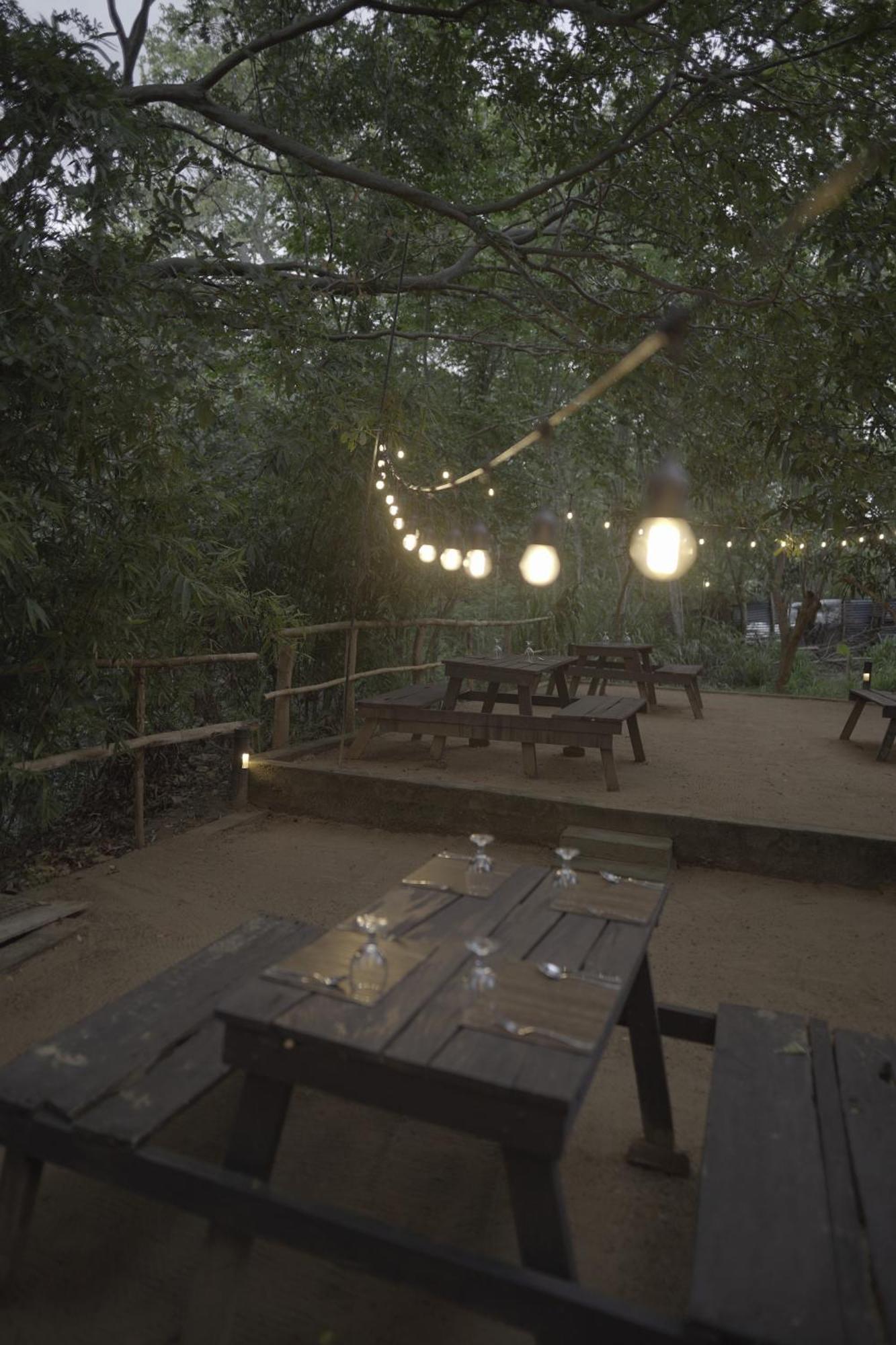 River Glamping By Gaga Bees Udawalawe Exterior photo