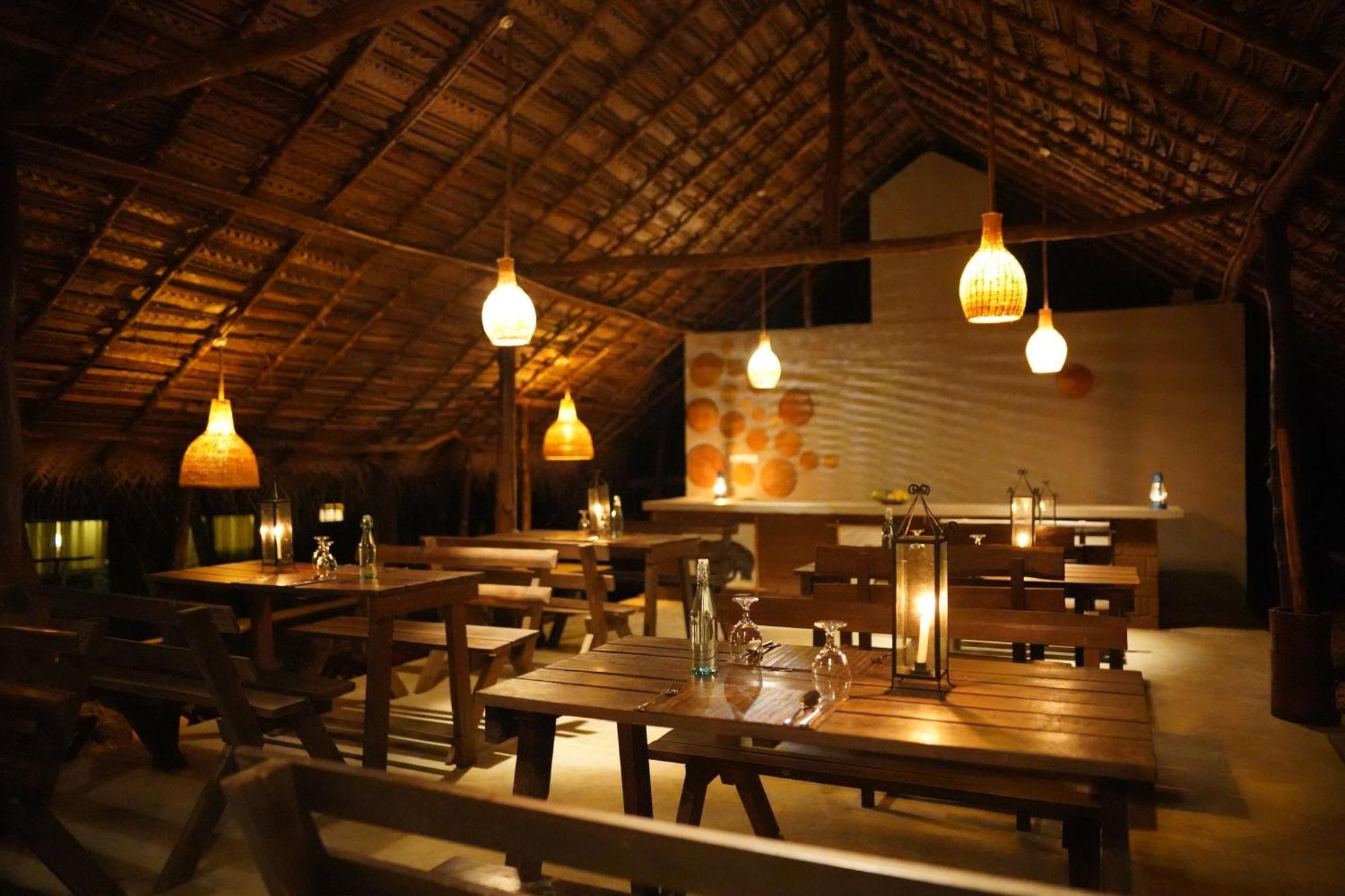 River Glamping By Gaga Bees Udawalawe Exterior photo