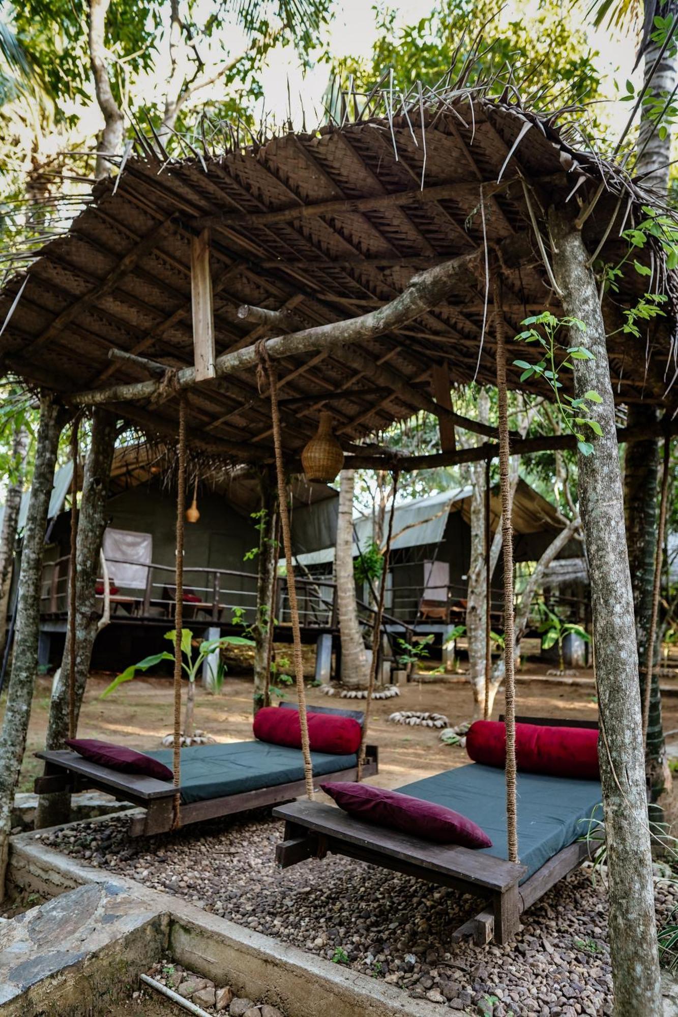 River Glamping By Gaga Bees Udawalawe Exterior photo
