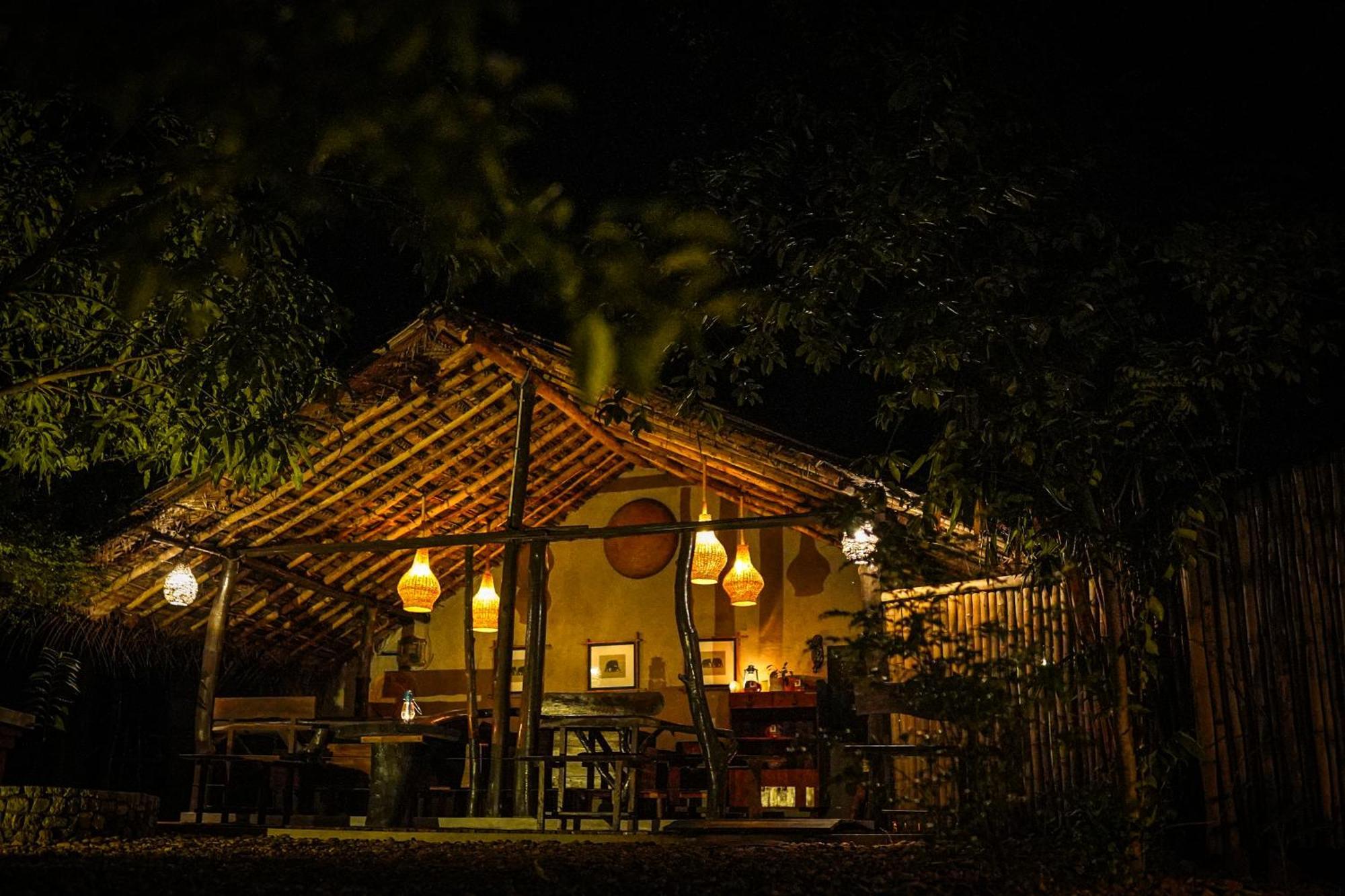 River Glamping By Gaga Bees Udawalawe Exterior photo