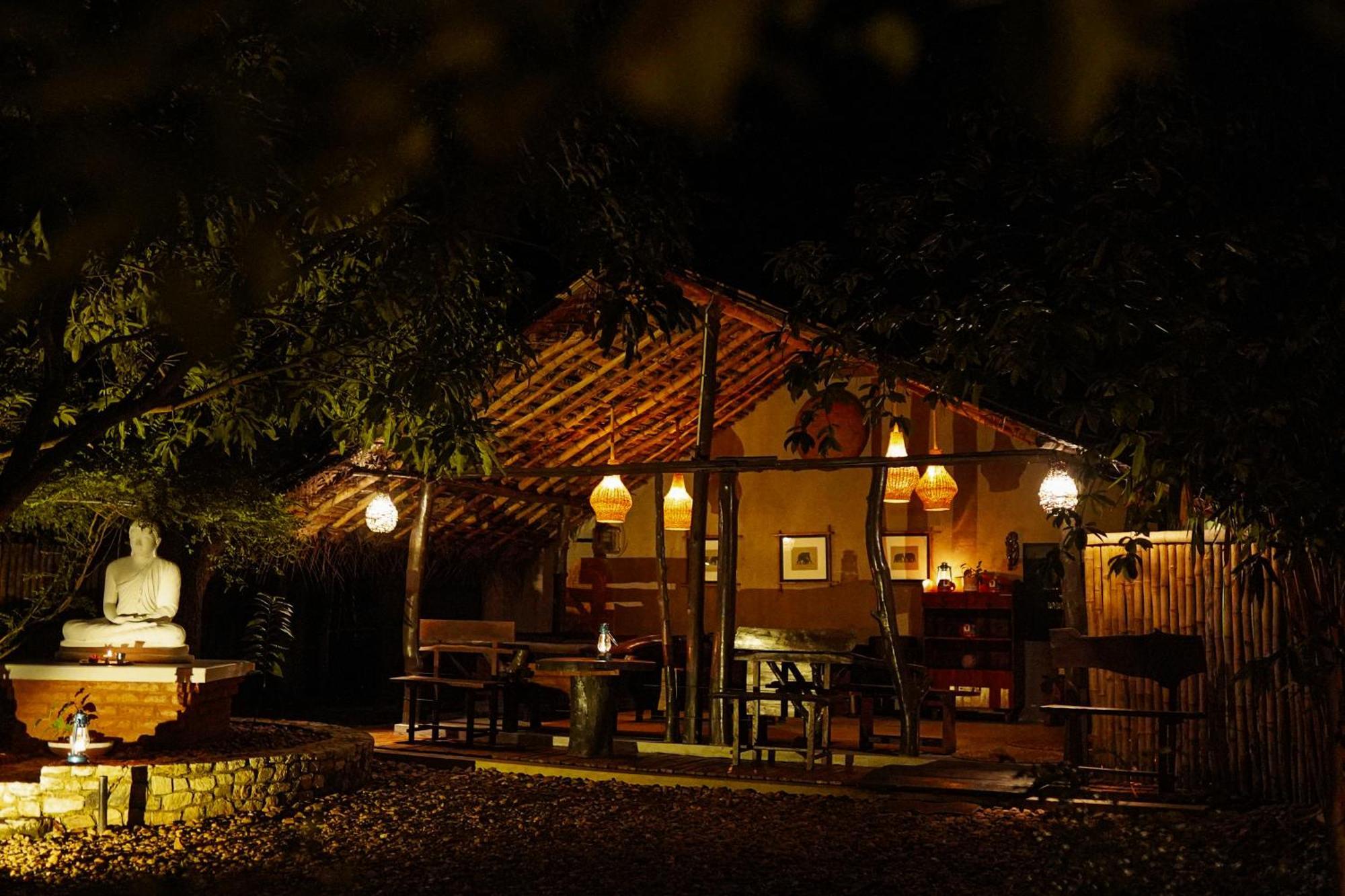 River Glamping By Gaga Bees Udawalawe Exterior photo