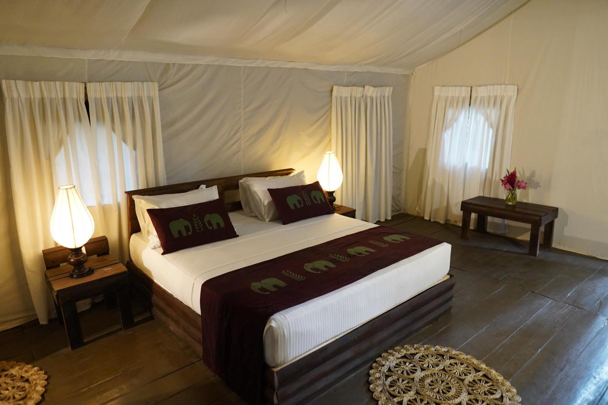River Glamping By Gaga Bees Udawalawe Exterior photo