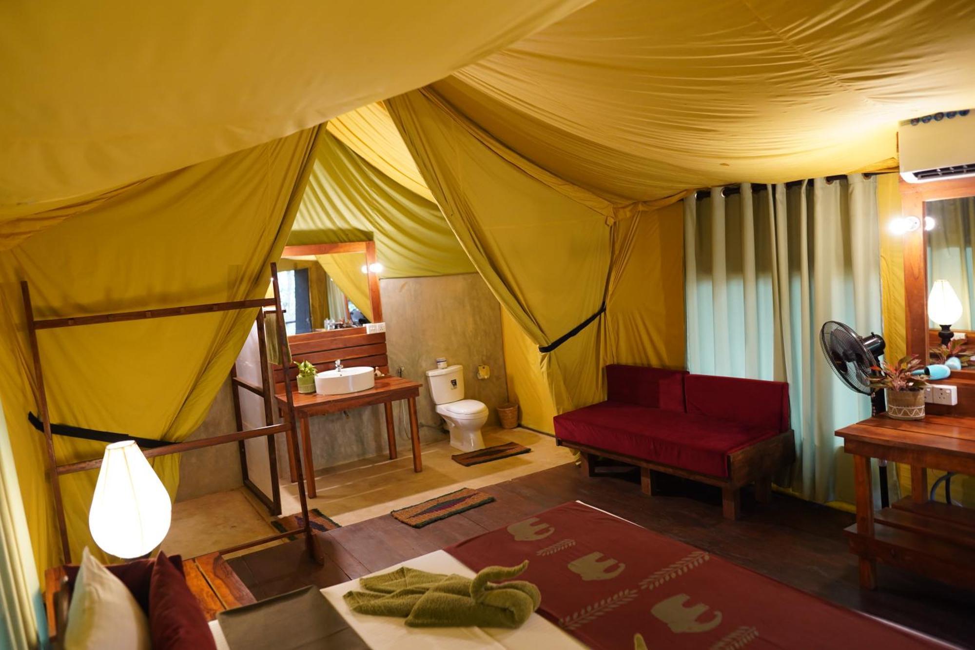 River Glamping By Gaga Bees Udawalawe Exterior photo