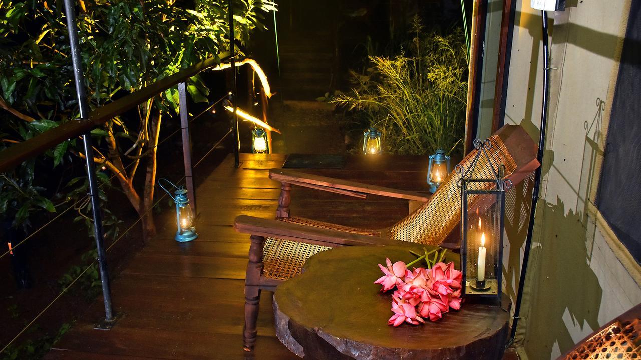 River Glamping By Gaga Bees Udawalawe Exterior photo